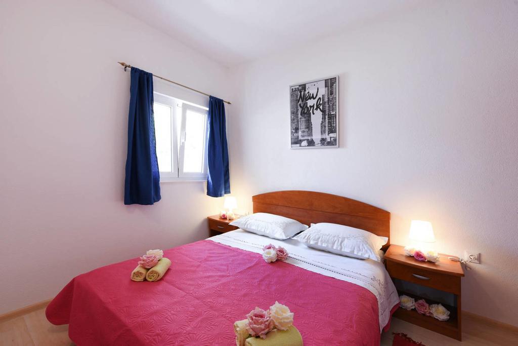 Apartments Sea Star Ivana Marina Exterior photo